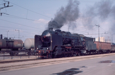 {short description of image}